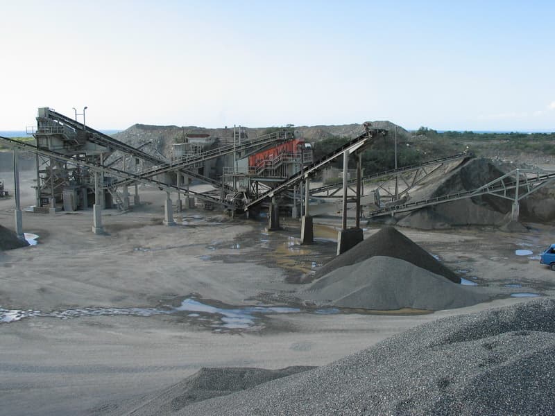 China low price complete stone crushing plant